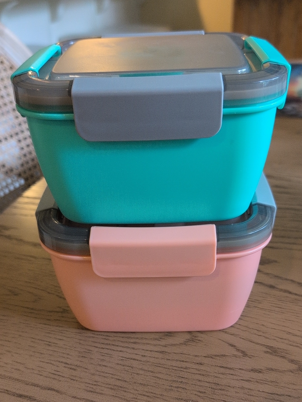 Source Unknown Stackable Food Storage Containers in Teal & Pink